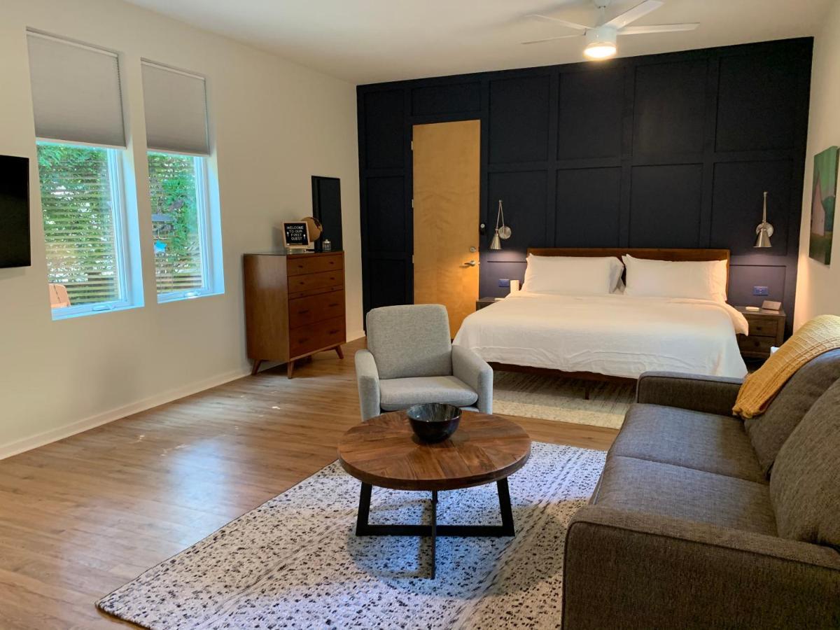 Normalbnb - 2 Blocks From Restaurants, Bars, Hospital Athens Kültér fotó