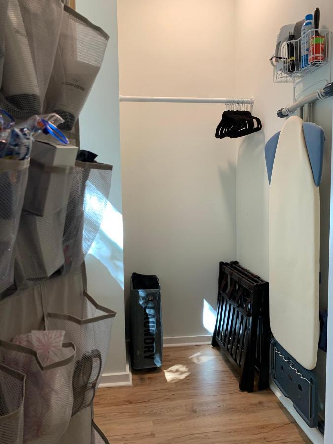 Normalbnb - 2 Blocks From Restaurants, Bars, Hospital Athens Kültér fotó