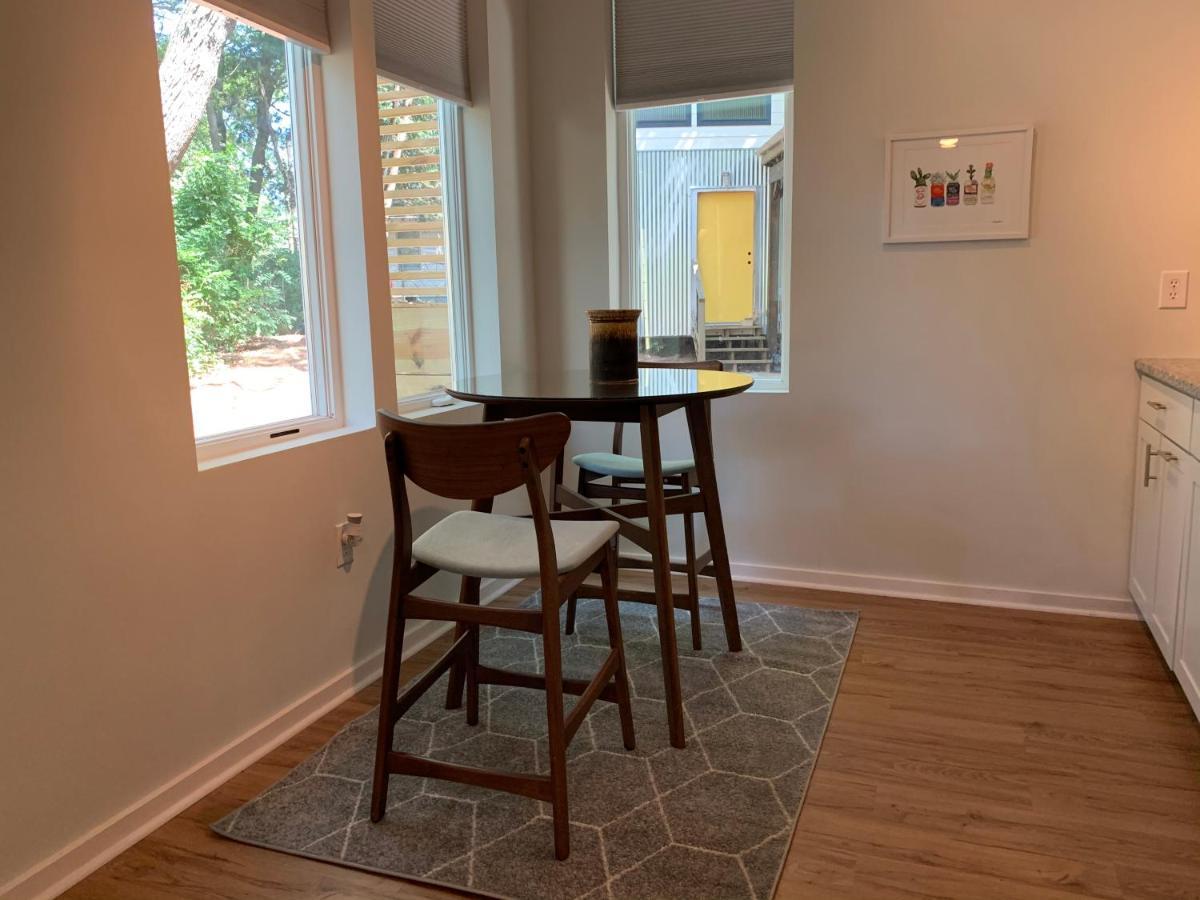 Normalbnb - 2 Blocks From Restaurants, Bars, Hospital Athens Kültér fotó