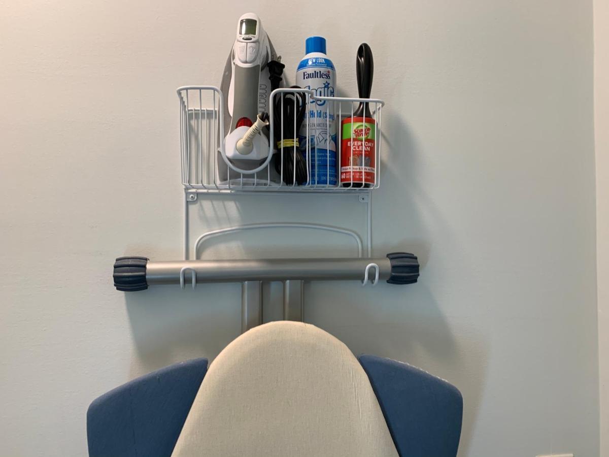 Normalbnb - 2 Blocks From Restaurants, Bars, Hospital Athens Kültér fotó