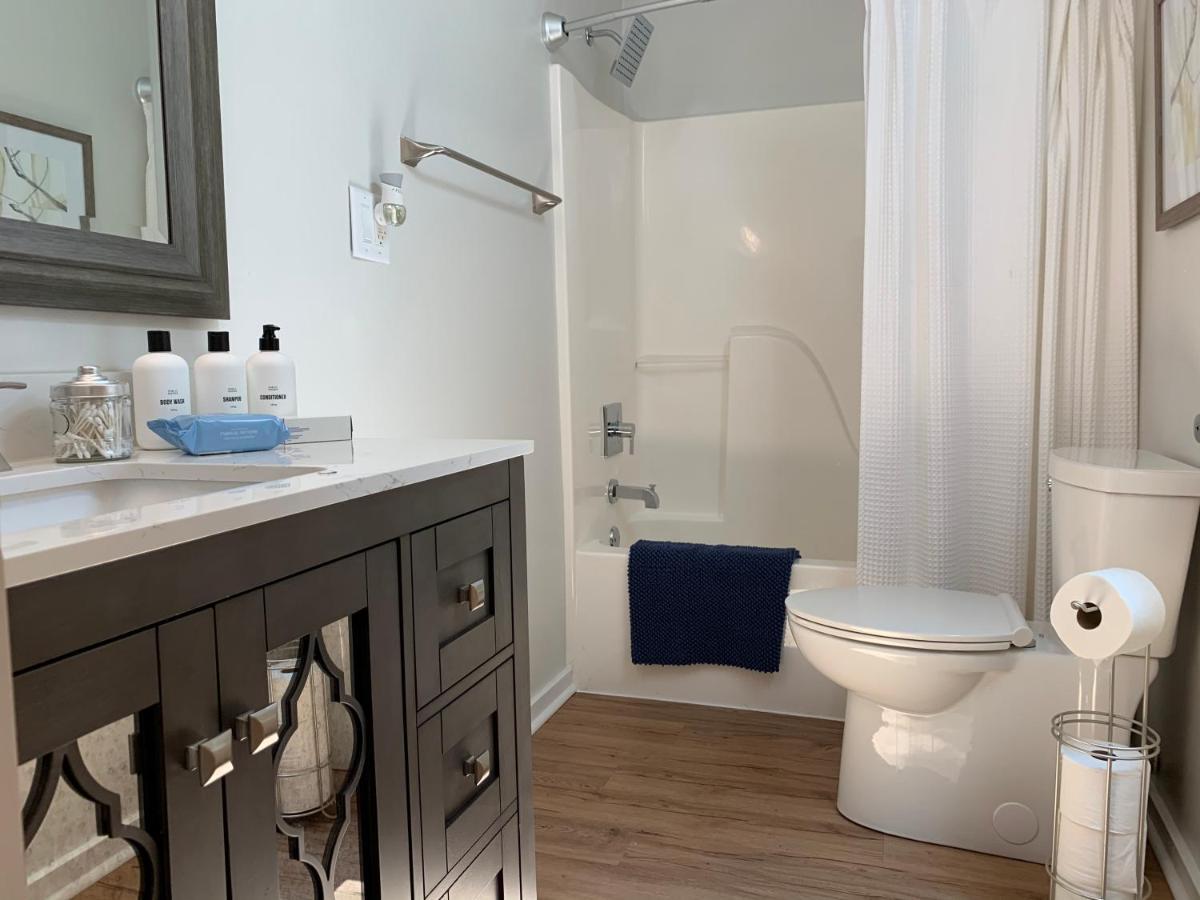 Normalbnb - 2 Blocks From Restaurants, Bars, Hospital Athens Kültér fotó