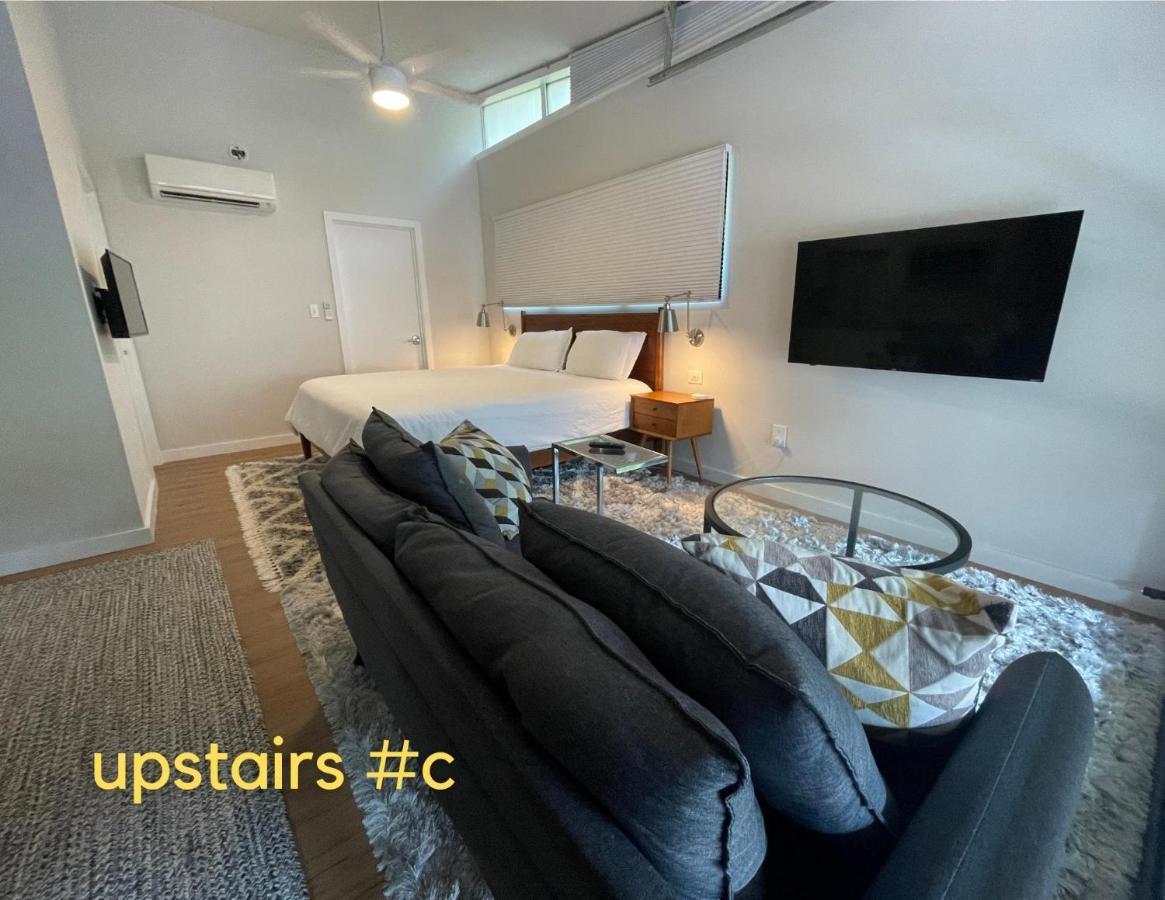 Normalbnb - 2 Blocks From Restaurants, Bars, Hospital Athens Kültér fotó