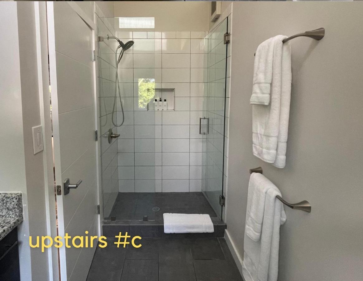 Normalbnb - 2 Blocks From Restaurants, Bars, Hospital Athens Kültér fotó