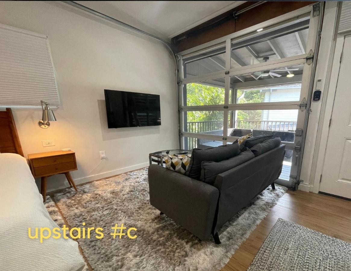 Normalbnb - 2 Blocks From Restaurants, Bars, Hospital Athens Kültér fotó