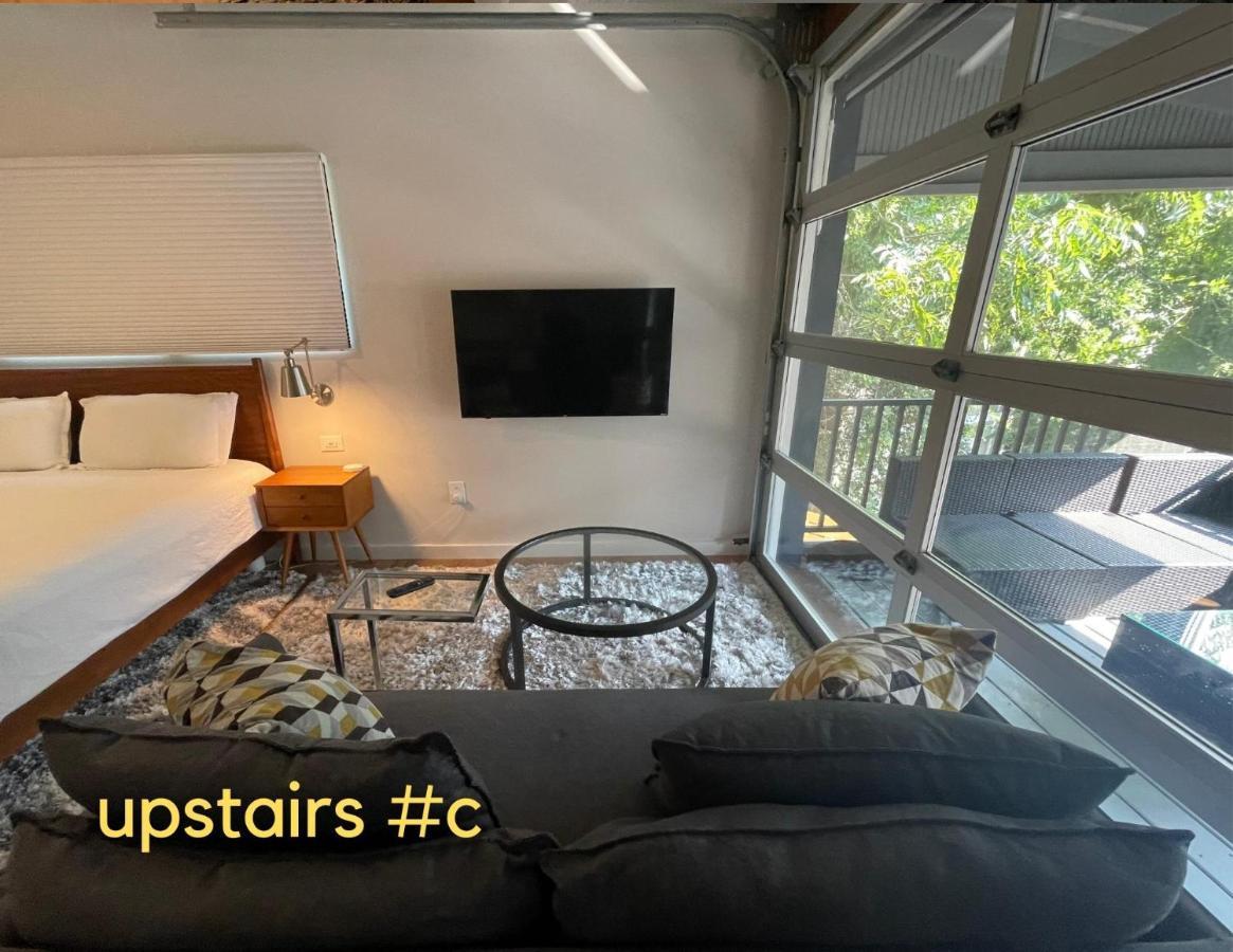 Normalbnb - 2 Blocks From Restaurants, Bars, Hospital Athens Kültér fotó